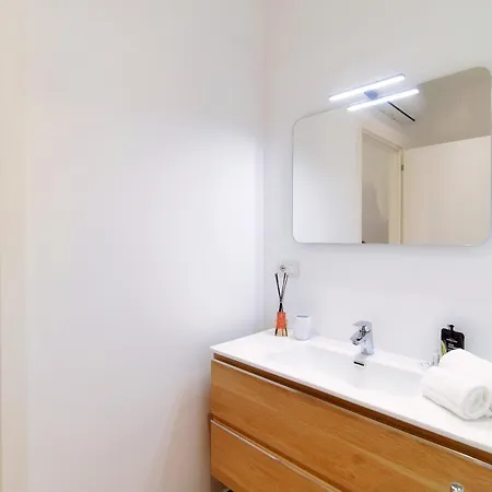 Apartment Hostini 2 - Downtown